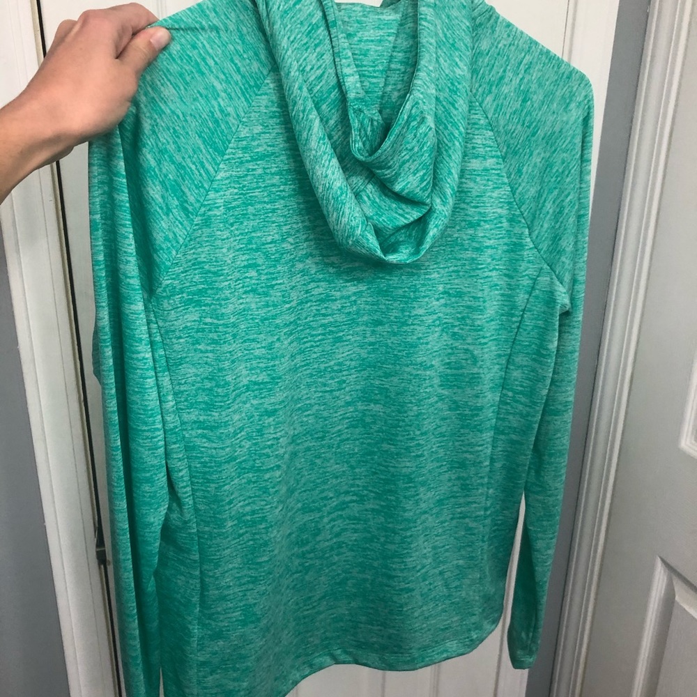 Under Armour Size Medium - image 4